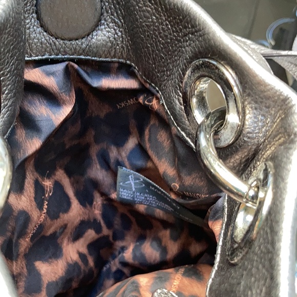 B. MAKOWSKY crossbody gray metallic silver leather bag - Picture 7 of 12